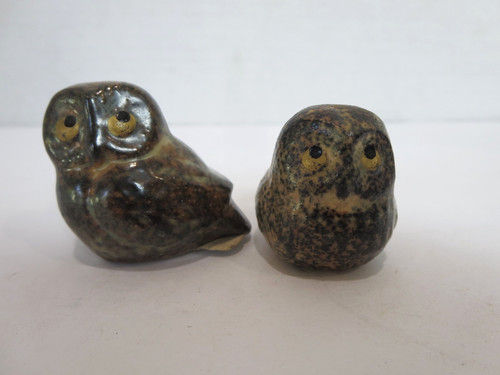 Pair small pottery - small, speckled
