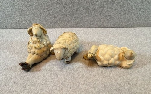Sitting ceramic pottery - sitting, ceramic/pottery