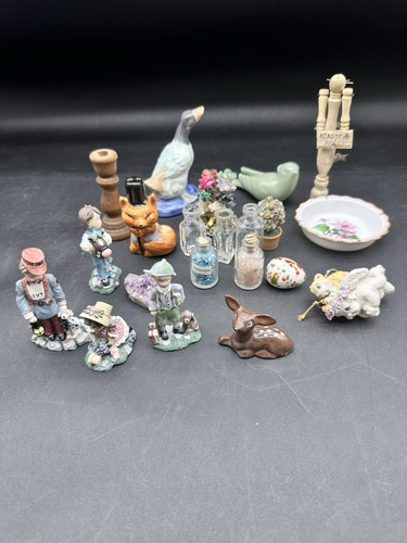 Vintage trinket shelf - 21,