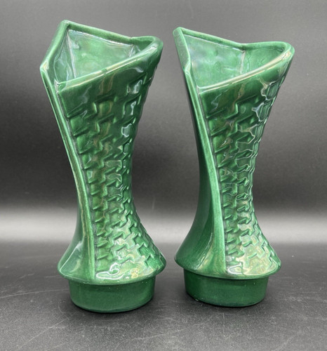 Vtg pair dark green - dark, art